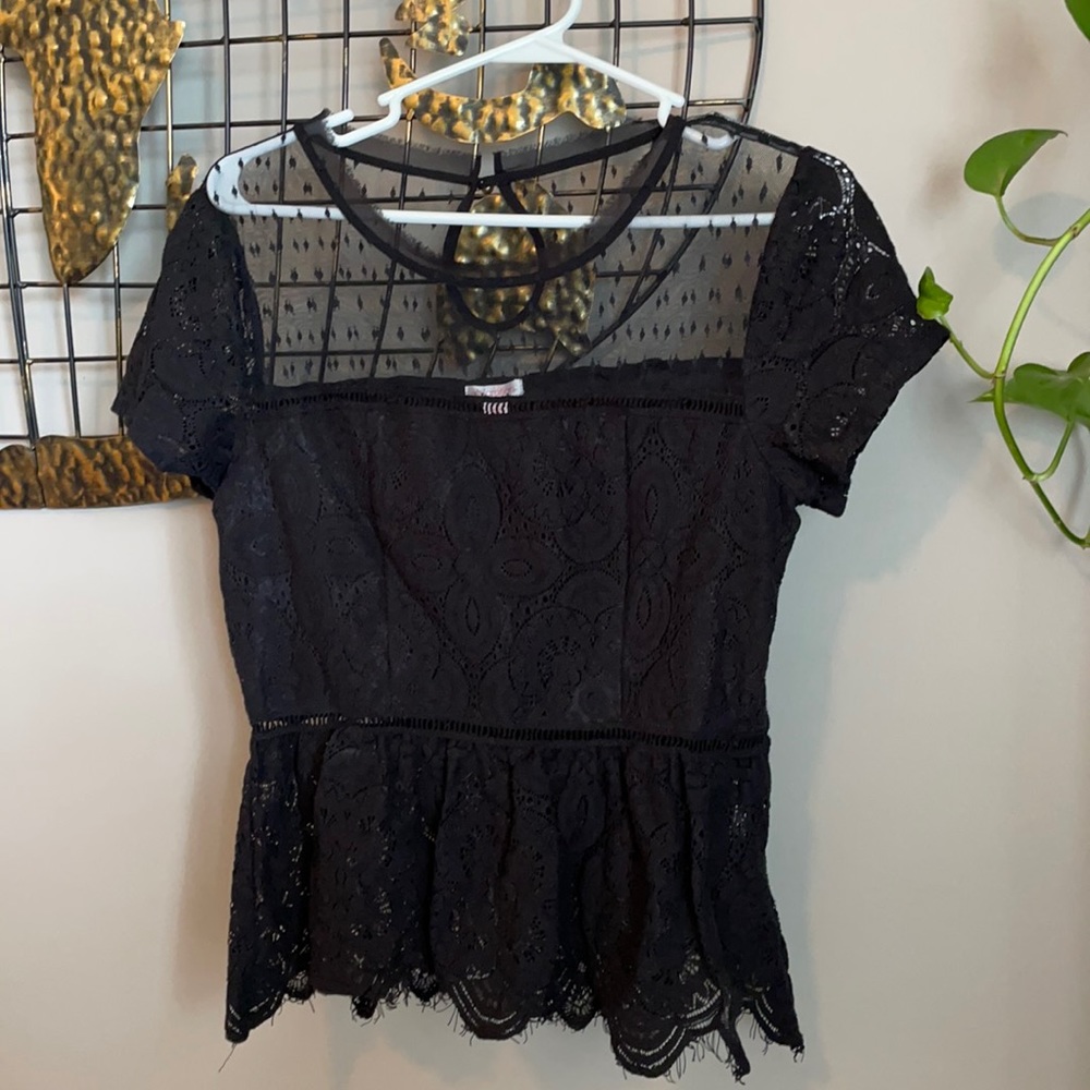 3for$20 Black lace peplum top
